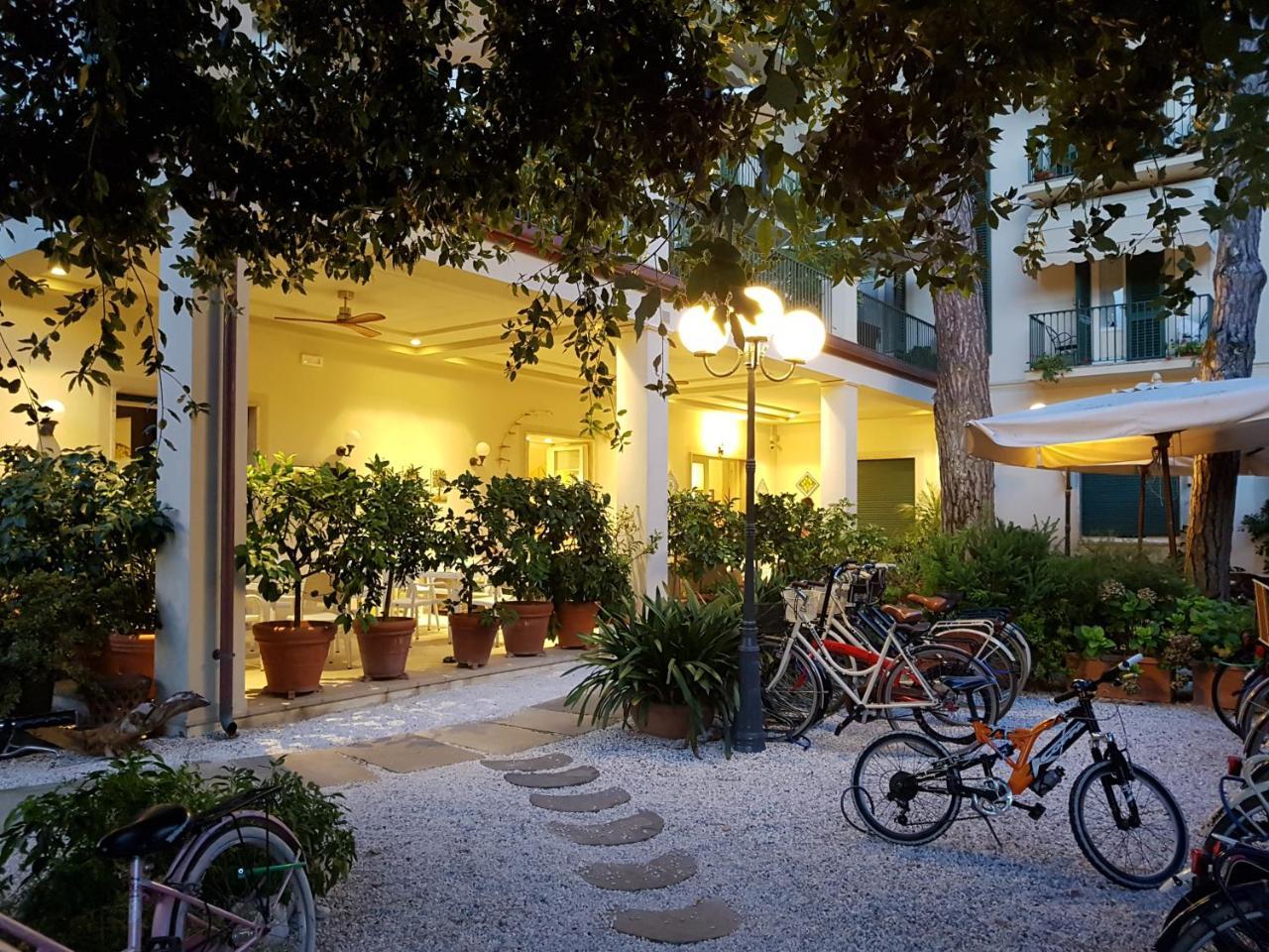 Hotel La Primula Forte dei Marmi Exterior photo